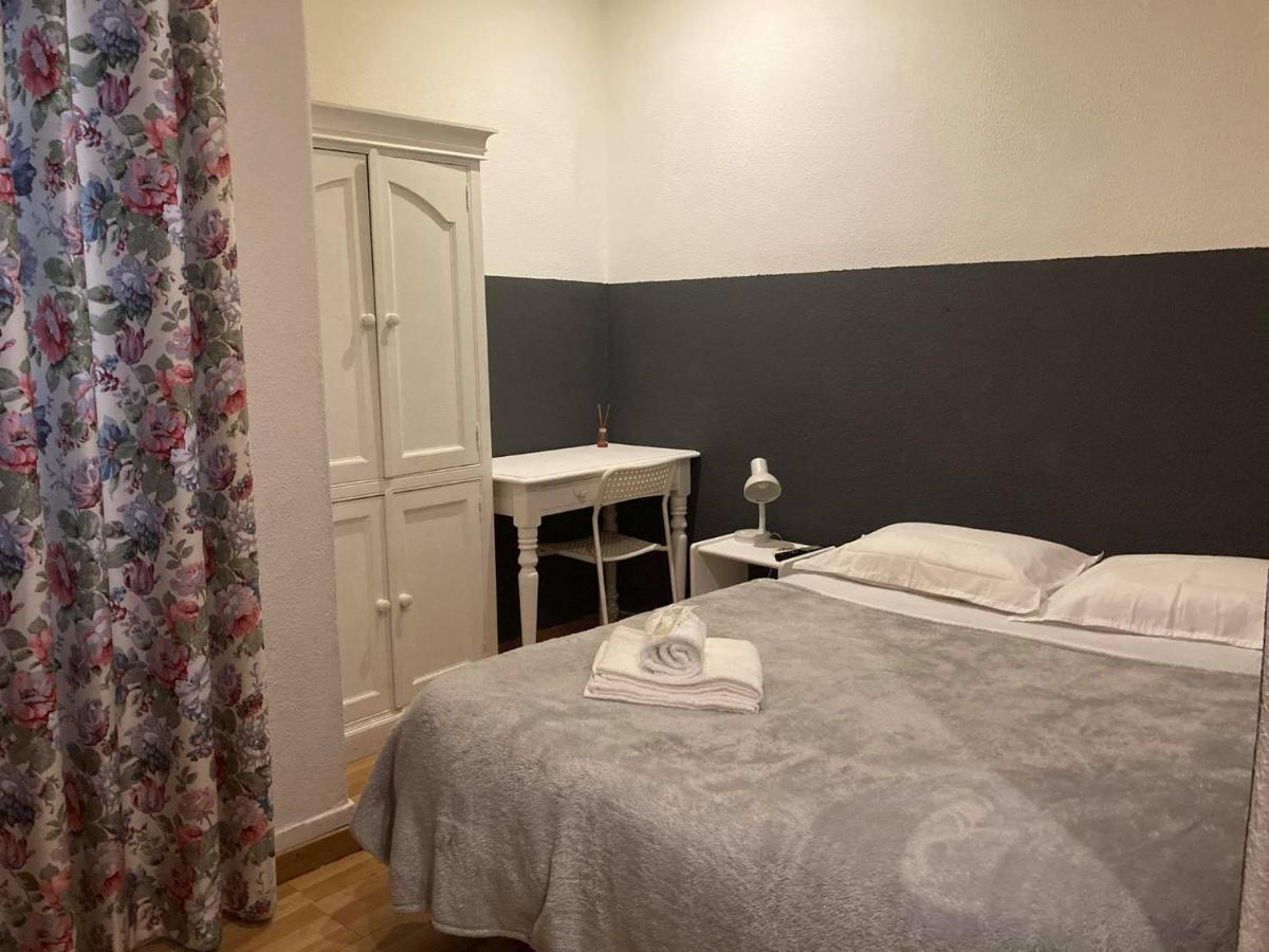 Peters Guesthouse Авейру Екстер'єр фото