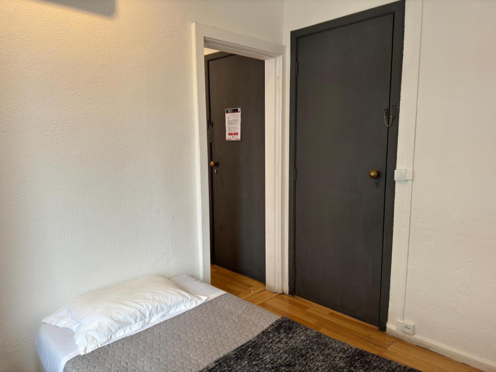 Peters Guesthouse Авейру Екстер'єр фото