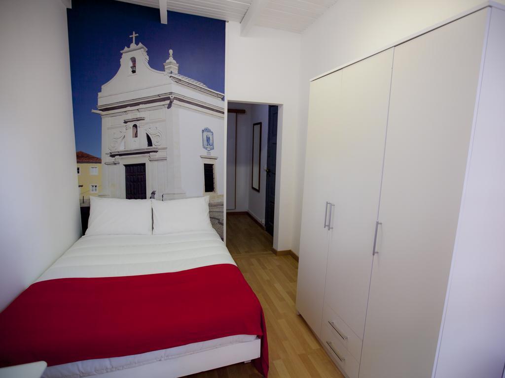 Peters Guesthouse Авейру Екстер'єр фото