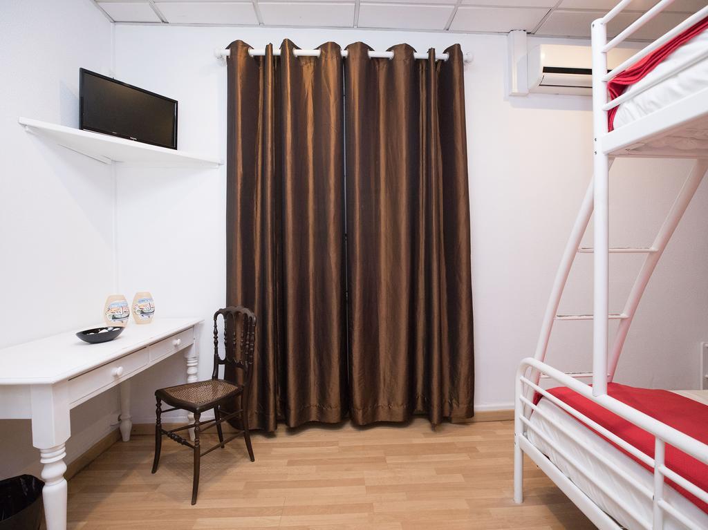 Peters Guesthouse Авейру Екстер'єр фото