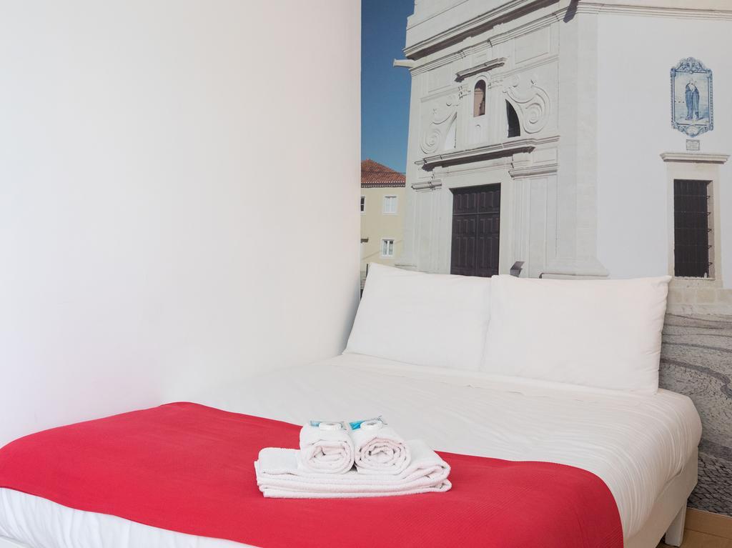 Peters Guesthouse Авейру Екстер'єр фото